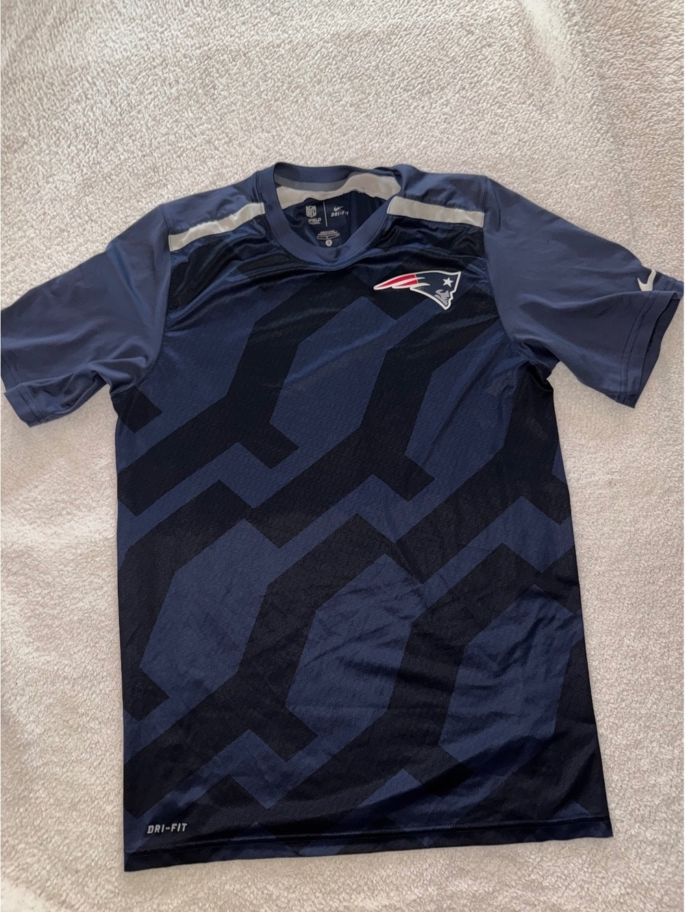 Nike New England Patriots NFL Dri-FIT Shirt – Men’s Small